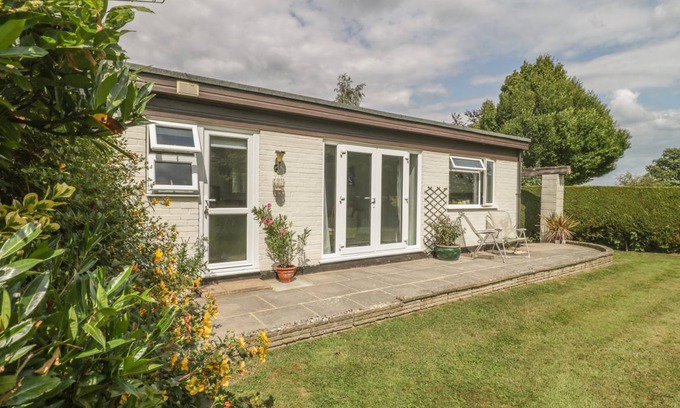 New Forest District Cottage | Cabin ∙ 2 bedrooms ∙ 3 guests