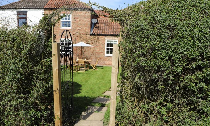 Kilham Cottage | Cabin ∙ 2 bedrooms ∙ 4 guests