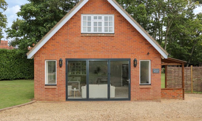 Cholsey Cottage | Cabin ∙ 2 bedrooms ∙ 4 guests