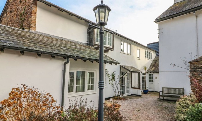 Paignton Cottage | Cabin ∙ 2 bedrooms ∙ 4 guests