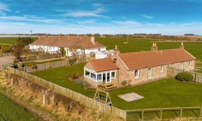 Anstruther Cottage | Cabin ∙ 2 bedrooms ∙ 4 guests