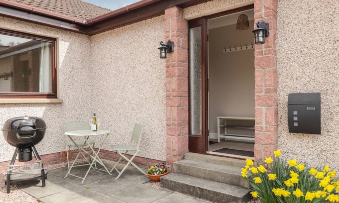 Boat of Garten Cottage | Cabin ∙ 3 bedrooms ∙ 6 guests