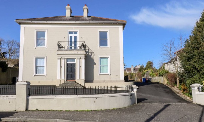 Ballycastle Cottage | Cabin ∙ 3 bedrooms ∙ 6 guests