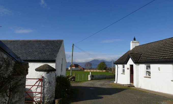 Kilkeel Cottage | Cabin ∙ 3 bedrooms ∙ 8 guests