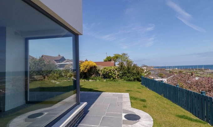 Donaghadee Cottage | Cabin ∙ 4 bedrooms ∙ 8 guests