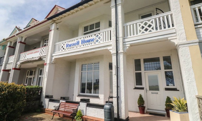 Paignton Cottage | Cabin ∙ 5 bedrooms ∙ 10 guests