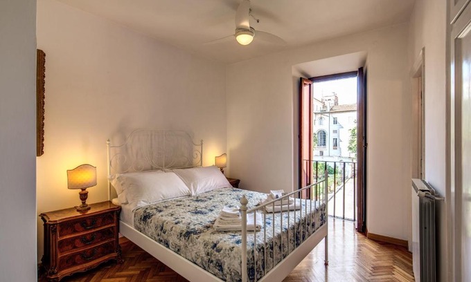 Rione VII Regola Apartment | Campo di Fiori 2 bedroom Via Giulia