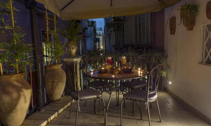Naples City Centre Apartment | Casa Latina - cozy neapolitan terrace