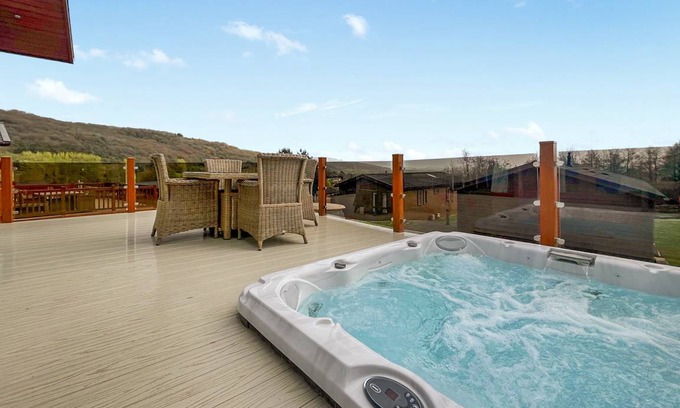 Cheddar Ski Chalet | Chalet ∙ 2 bedrooms ∙ 4 guests