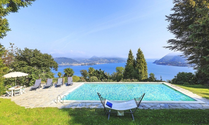 Stresa Villa | Charismatic villa with pool and truly outstanding views! - Villa La Brisina