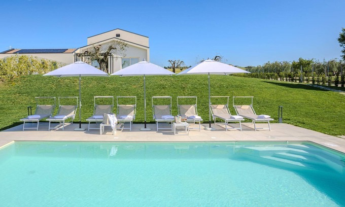 Montecosaro Villa | Charming modern villa with pool, just 15 minutes from the beaches of Civitanova Marche
