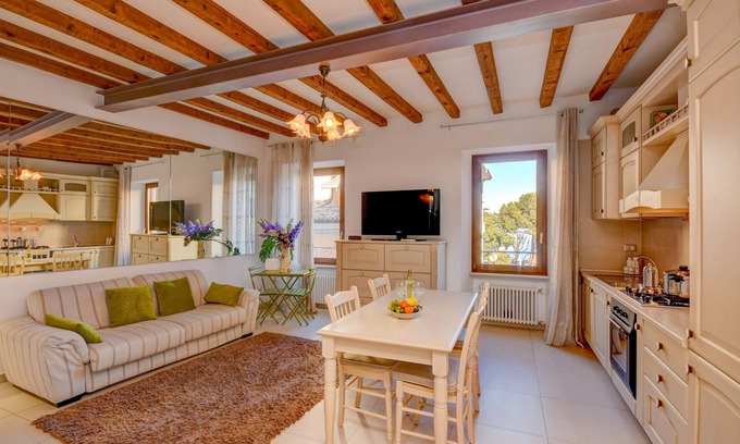Desenzano del Garda City Centre Apartment | Desenzanoloft La Mia Favorita