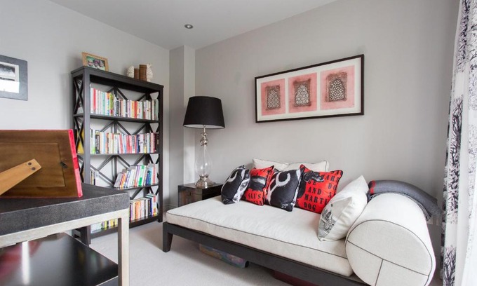 Chelsea Apartment | Elystan Place II by Onefinestay