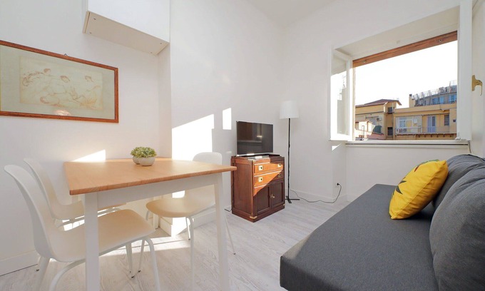 Esquilino Apartment | Emanuele Filiberto, Cozy Apartment In Esquilino By Halldis