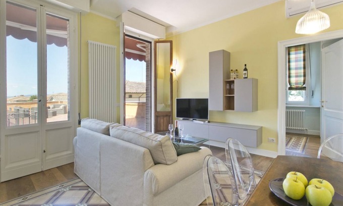 Siena Historical Center Apartment | Emilia's Home - the largest terrace in the historic center of Siena