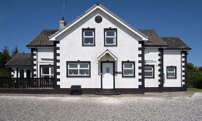 Ballycastle House | Forestside House - spacious house perfect for groups and families