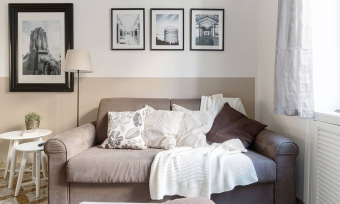 Testaccio Apartment | FREE WIFI Comfortable apartment overlooking the Anfore Fountain.