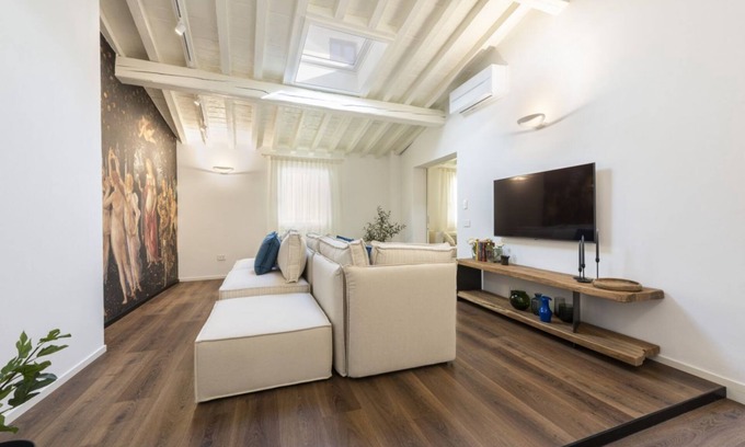 Santa Croce Apartment | Greci Terrace luxury apartment in Florence by Mmega