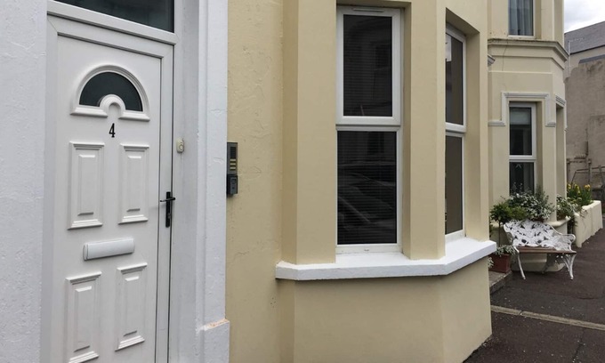 Portrush Apartment | Heart of Portrush Apartment: the perfect base to explore the Causeway Coast