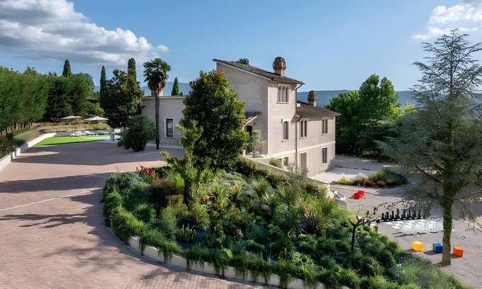 Stroncone House | Holiday Home 'Appartamento in Villa Umbriace' with Shared Pool, Wi-Fi and Air Conditioning
