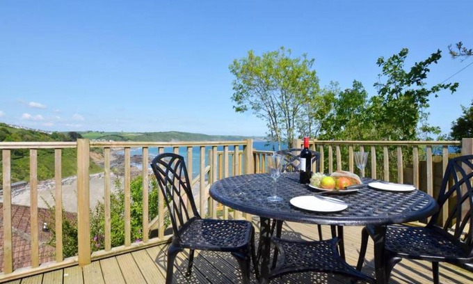 West Looe House | Holiday Home Hannafore by Interhome
