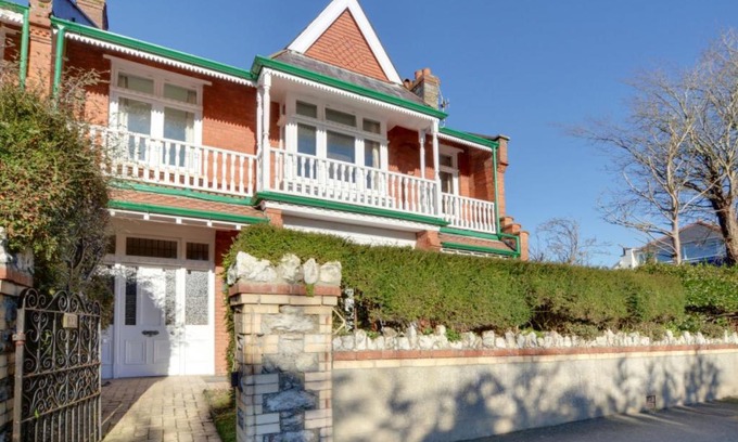Hele House | Holiday Home The Edwardian House by Interhome