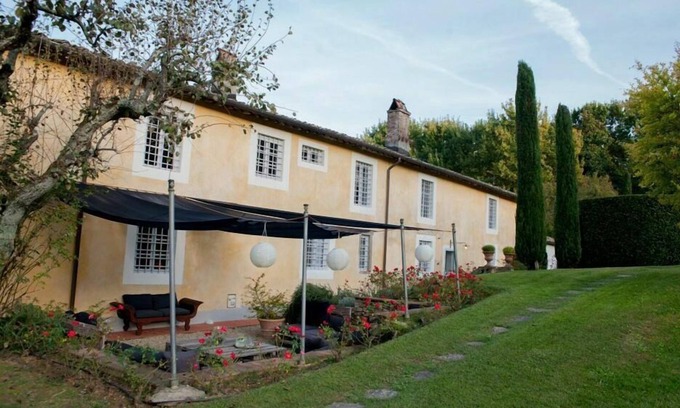 Lucca Historical Center Villa | holiday vacation large villa rental italy, tuscany, near lucca near pisa, Wi-Fi, pool, countryside, short term long term