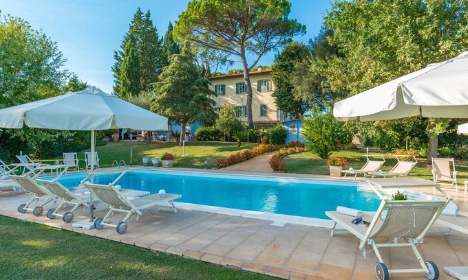 Figline e Incisa Valdarno Villa | 505 m² Villa ∙ 15 bedrooms ∙ 36 guests