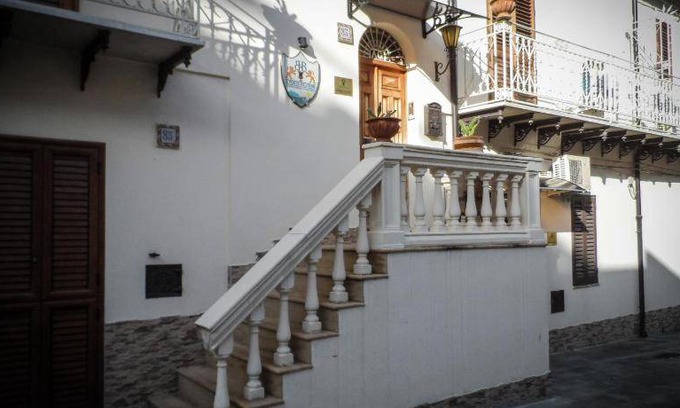 Santo Stefano di Camastra Bed & Breakfast | 18 m² Bed and breakfast ∙ 3 guests