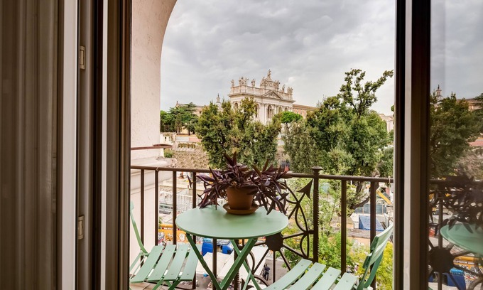 San Giovanni House | Large and bright flat in San Giovanni /up to 6