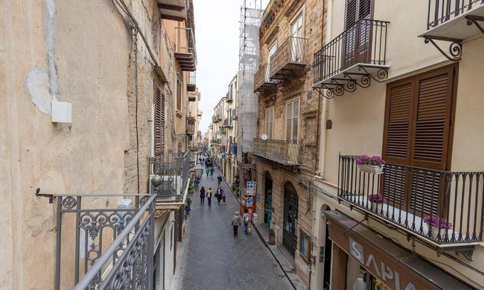 Old Town Apartment | LoftBotta2Cefalù
