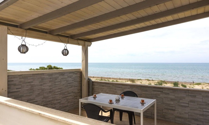 Torvaianica Apartment | Lovely apartment for 3 guests with A/C, TV and terrace