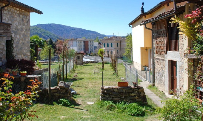Magliaso Apartment | Lovely apartment for 4 people with WIFI, TV, patio and panoramic view