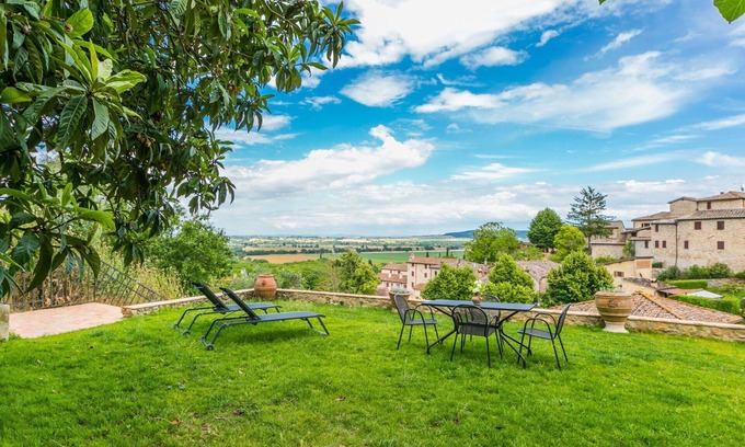Stigliano Apartment | Lovely apartment for 3 guests with WIFI, TV, patio, pets allowed and panoramic view