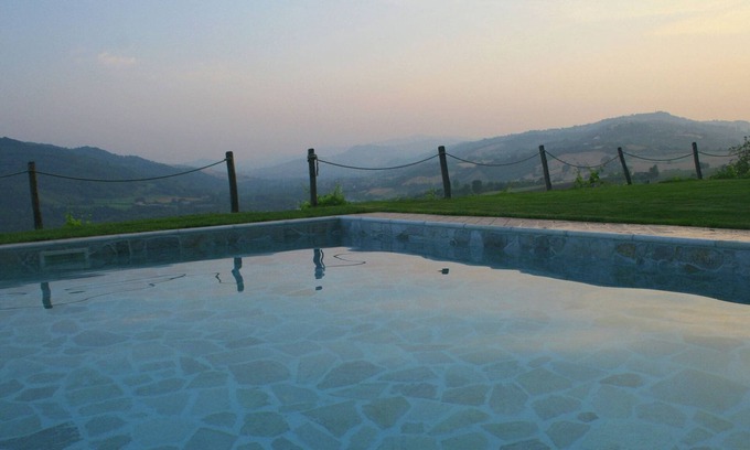 Croce House | Lovely Holiday Home in Monte Colombo on Farm