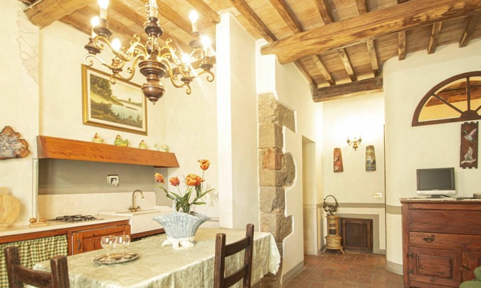 Loro Ciuffenna Apartment | Nice apartment for 3 people with WIFI, pool, TV, pets allowed and parking