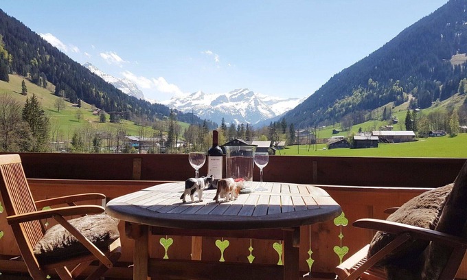 Gstaad Apartment | Nice apartment for 4 people with WIFI, TV and balcony
