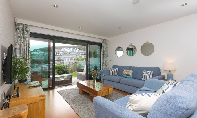 St Ives Apartment | Number One Peninsula – Sleeps Four – Sea Views - Spa Passes – Parking