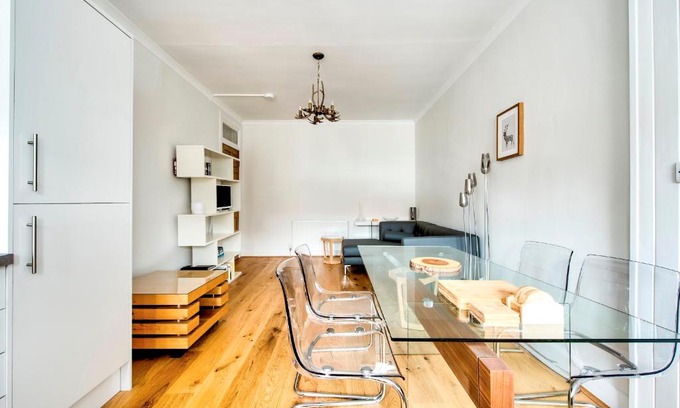 Old Town Apartment | Pass the Keys Modern 3 Bed Flat on the Historic Royal Mile