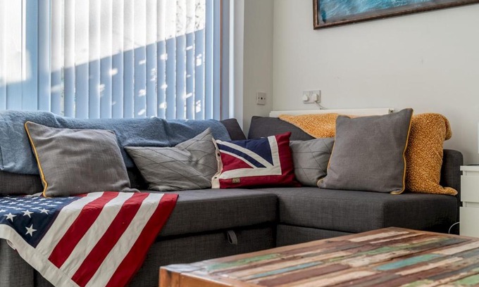 New Forest District Apartment | Pass the Keys Solent Avenue - Lovely one bedroom family flat with free parking