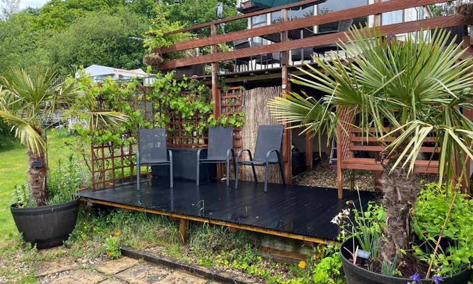 Ryde House | Private Holiday home in calm site