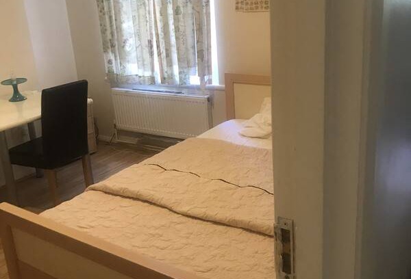 Shacklewell Resort | Private room ∙ 1 guest