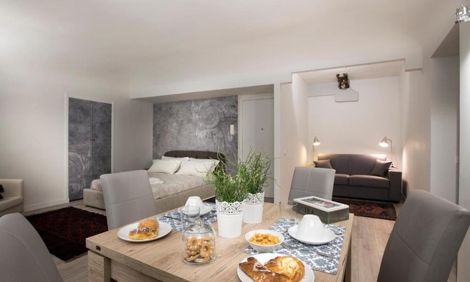 Kalsa Apartment | Real Umberto Suite