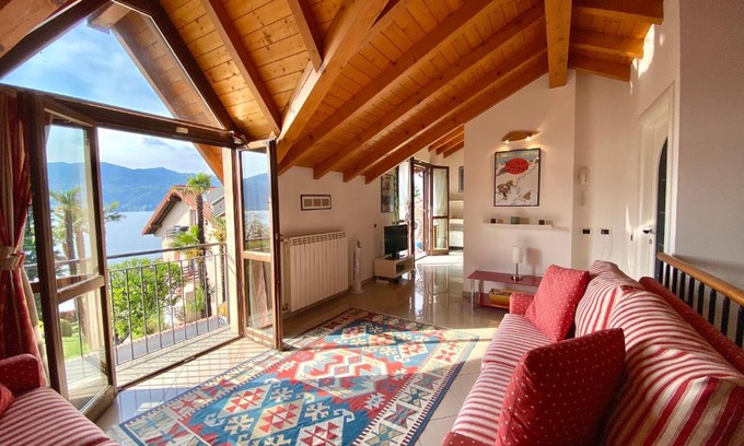 Angera Apartment | Romantic apartment in lake district