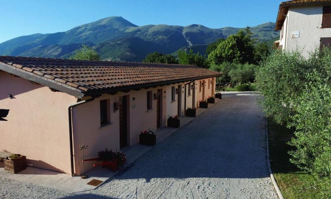 Fossato di Vico House | Santa Croce