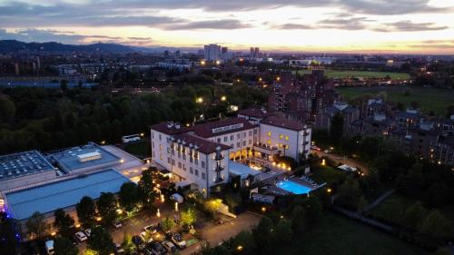 San Donato-San Vitale Hotel | Savoia Hotel Regency