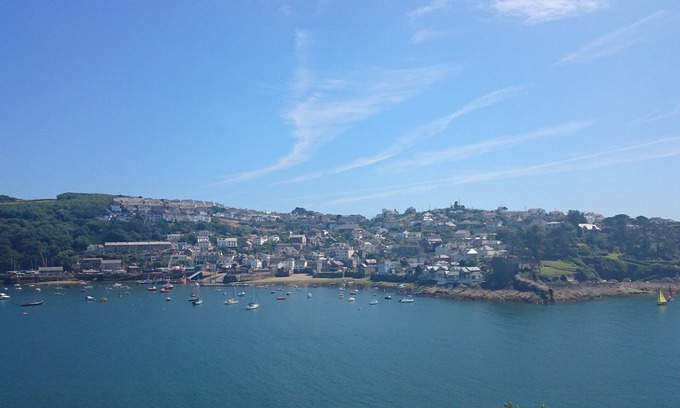 Polruan Apartment | SEASPRAY spectacular views, central Fowey, parking