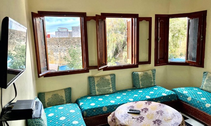 Asilah Apartment | soleado apartamento al lado de la preciosa medina , a 3 minutos de la playa andando I