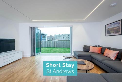 St. Andrews Apartment | Square Green - No 12 Garden