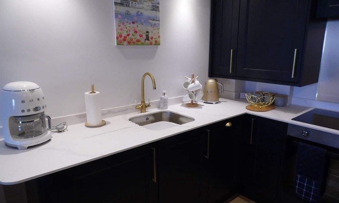 Carbis Bay Apartment | Stunning Luxury Apartment In Carbis Bay, St Ives Close To The Beach with Parking